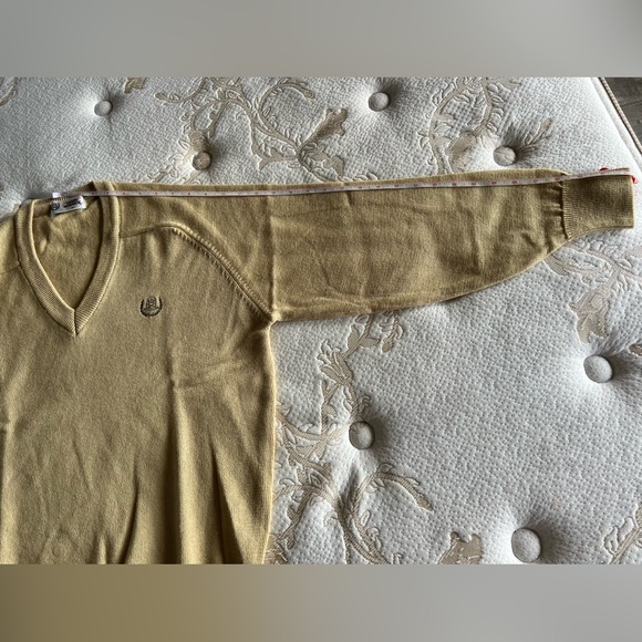 Brand new Vintage men's 100% wool v-neck sweater - Picture 5 of 9